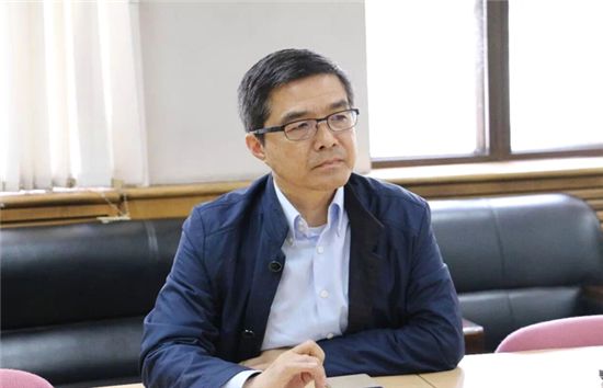 把纯电动带到校园里 宇通E7入驻清华啦！