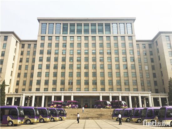把纯电动带到校园里 宇通E7入驻清华啦！
