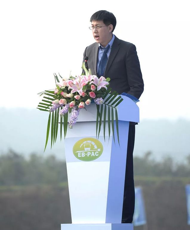 绿色出行，公交优先，打赢蓝天保卫战