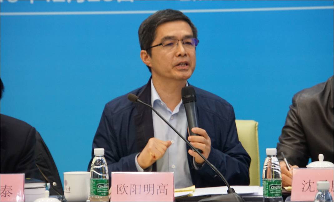欧阳明高：电动汽车技术将从“三化”发展为“六化”
